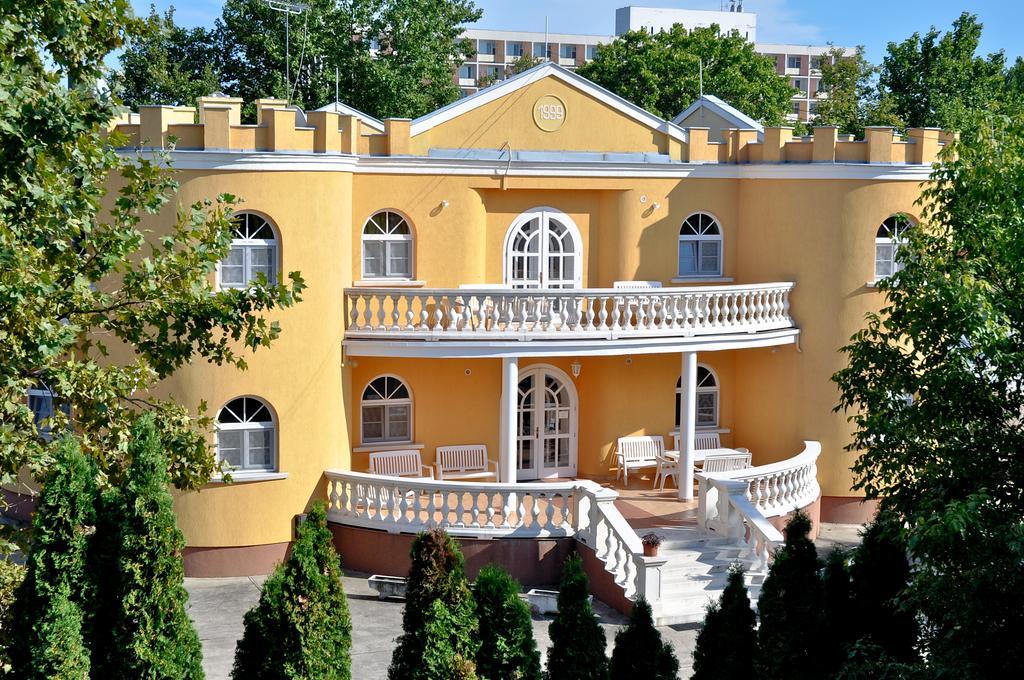 Kastély Panzió Hajdúszoboszló Exterior foto