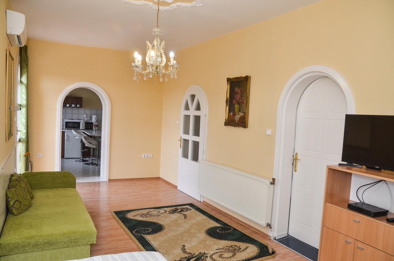 Kastély Panzió Hajdúszoboszló Exterior foto